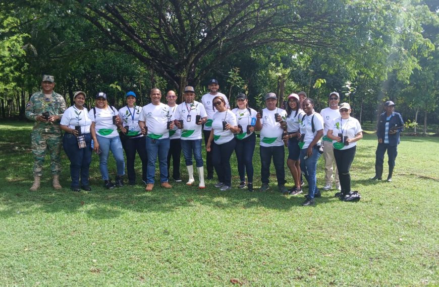 Centro de Gastroenterología de la Ciudad Sanitaria Dr. Luis E. Aybar realiza jornada de reforestación en los Humedales del Ozama