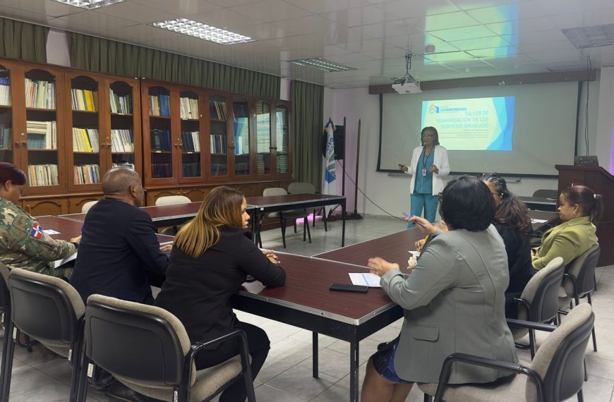 Centro de Gastroenterología realiza taller de «Humanización de los Servicios Brindados» a su personal