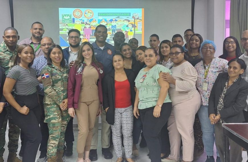 Escuela Nacional de Riesgos imparte Curso-Taller sobre Ruta de Evacuación a colaboradores y personal médico del Centro de Gastroenterología