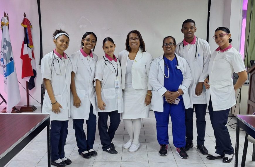 Departamento de Enfermer&iacute;a del Centro de Gastroenterolog&iacute;a realiza capacitaci&oacute;n sobre Administraci&oacute;n de Medicamentos